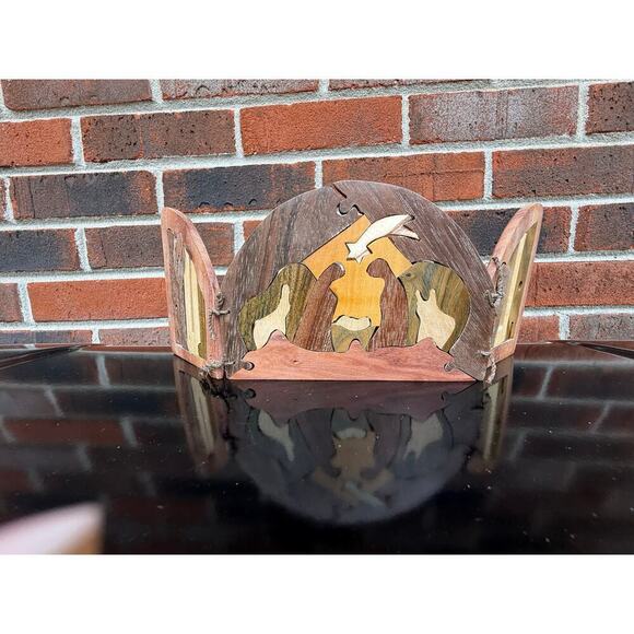 Wooden Nativity Sign with "Aleluyah" Inlay - Picture 3 of 5